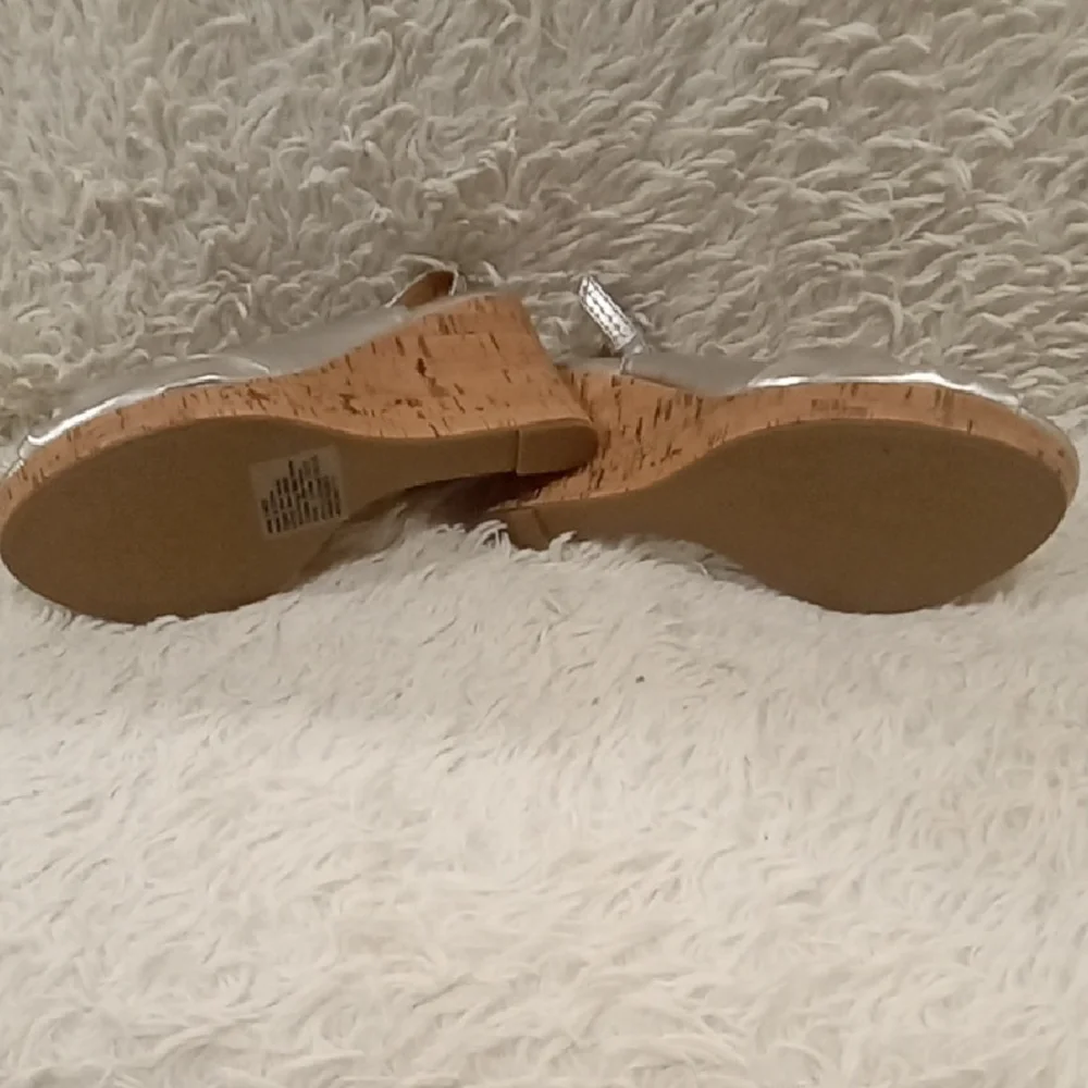 Apt. 9 Silver Peep-Toe Slingback Heels - Picture 5 of 7